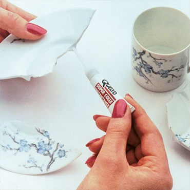 Colles cyanoacrylates